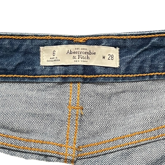 Abercrombie & Fitch Zoe Denim Jean
Shorts High Waisted Distressed Red Stripe 6 - Picture 3 of 13